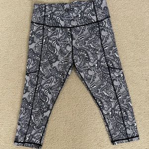 Kiava paisley capri pants. No tags. Never worn.